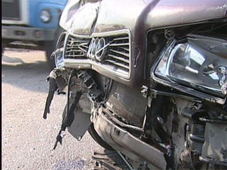 Тройное столкновение в Абакане - автобус, грузовик и "девятка"