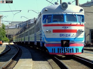 Хакасского туриста за долги сняли с поезда на границе с Казахстаном
