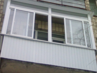 В Хакасии женщина упала с балкона 2 этажа