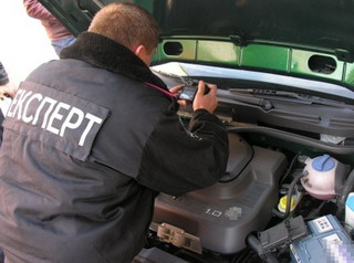 В Хакасии инспектору пытались дать взятку за техосмотр