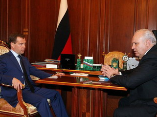 Дмитрий Медведев проведет встречу с главой Хакасии 