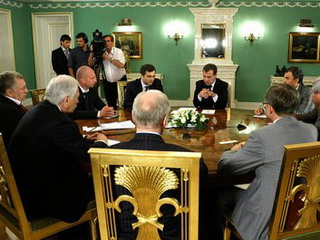 Президент встретился с лидерами парламентских партий