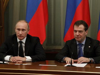 Медведев похвалил правительство за уходящий год