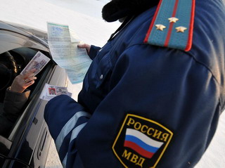 Водитель "Мерседеса" задержан за попытку дать взятку хакасским инспекторам