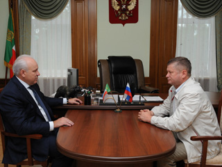 Виктор Зимин провел встречу с главой Ширинского района