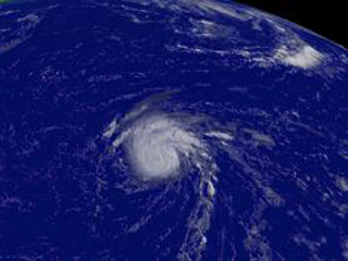 На Америку надвигается сильнейший ураган