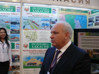Зимин предложил провести в Хакасии экономический форум