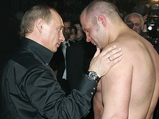 Путин приехал на бой к Емельяненко