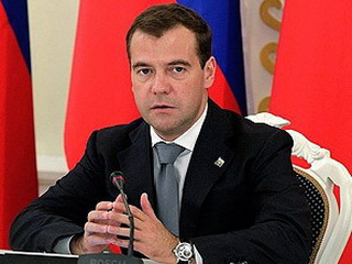 Медведев ужесточил контроль чиновников