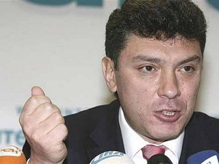 "Молодая гвардия" подала в суд на Немцова за публичные оскорбления
