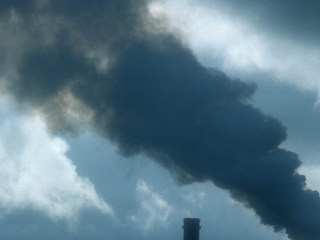 Предприятия Абакана наказали за незаконные выбросы вредных веществ