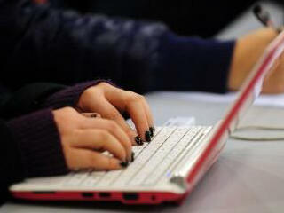 Ноутбуки смогут заряжаться от ударов пальцами по клавиатуре