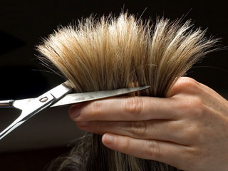 В Хакасии парикмахер убил клиента, недовольного стрижкой