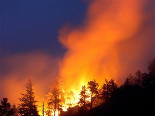 К ликвидации лесных пожаров в Хакасии привлекли военных