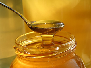 Жительницы Ставрополья продавали в Хакасии поддельный мед