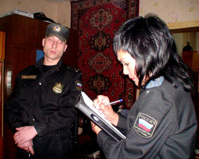 Судебные приставы Черногорска вселили дочь в квартиру к родителям
