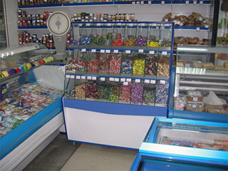 В Хакасии, угрожая продавцу отверткой, воры ограбили магазин