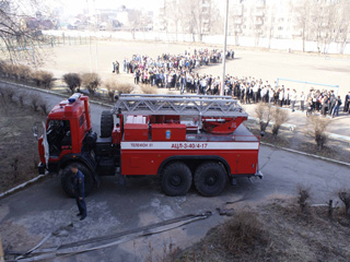 В Хакасской гимназии ликвидировали условный пожар (фото)