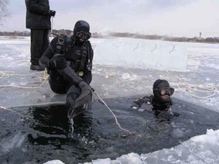 В Хакасии рыбак утонул, провалившись под лед