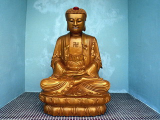 Реликвиям, найденным в статуэтке Будды в Туве, свыше 1000 лет 