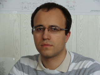 Лауреат Всероссийского конкурса "Инженер года-2010" работает  в Хакасэнерго