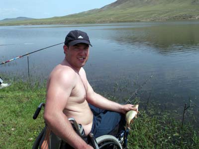 Рыбачить можно и в инвалидном кресле
