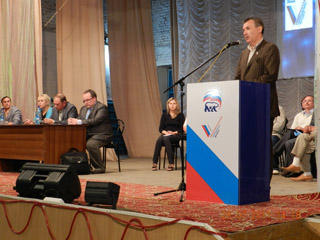 Виктор Зимин продолжает лидировать в Народном голосовании