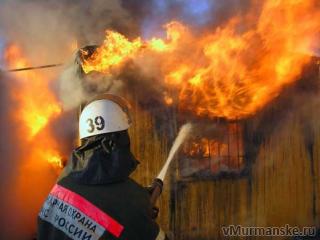 В Черногорске загорелись надворные постройки