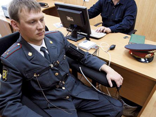 Сотрудников МВД Хакасии проверят на "детекторе лжи"