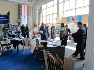 В Абакане проходит выставка "ХакСтройЭкспо-2011" (фото)