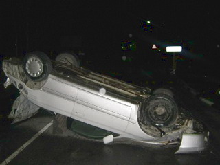 "Тойота" опрокинулась на крышу, водитель в коме (фото)