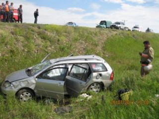 В Хакасии водители съехали в кювет, уходя от лобового столкновения