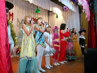 1000 детей Хакасии получили новогодние подарки от СШГЭС