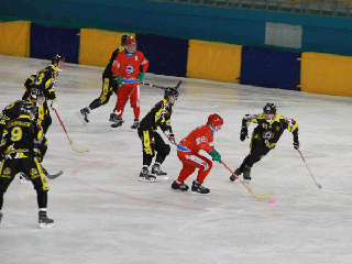 "Саяны-Хакасия" участвует в розыгрыше кубка России по хоккею с мячом 