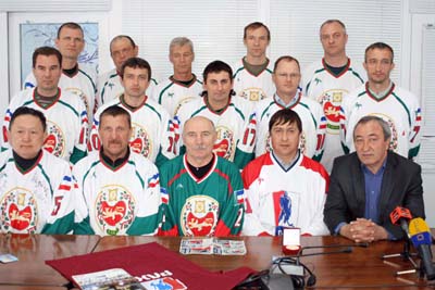 Создать детскую, мужскую и ветеранскую хоккейную лиги планируют в Хакасии