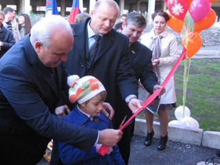 Виктор Зимин поздравил металлургов САЗа с новосельем (фото)