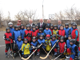 Виктор Зимин встретился с юными хоккеистами Усть-Абаканского района 
