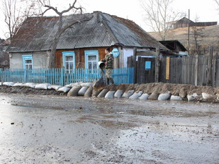  В селах Хакасии идет борьба с подтоплениями (фото)