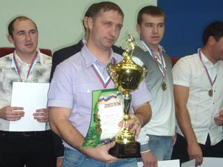 В Саяногорске наградили чемпионов Хакасии по футболу