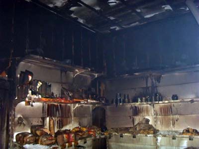 В Абакане сгорел магазин