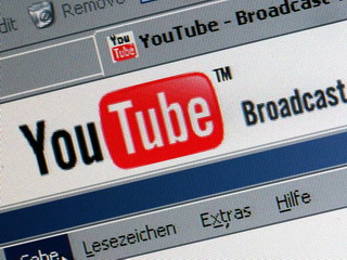 YouTube обвинили в пиратском бизнесе