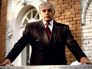 Первый президент Грузии покончил жизнь самоубийством