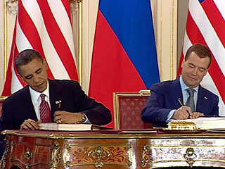 Медведев и Обама подписали подписан новый договор об СНВ