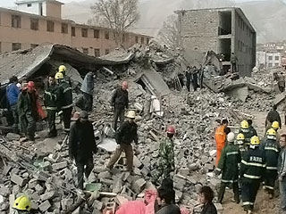 Землетрясение в Китае - свыше 600 погибших
