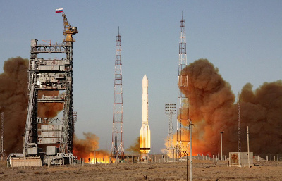 Ракета "Протон" с российским спутником упала за пределами Казахстана
