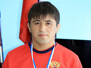 Борец Валерий Боргояков готовится к международному турниру