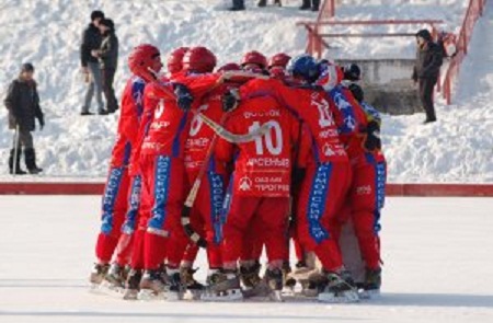 "Саяны-Хакасия" провели победный матч на домашнем льду