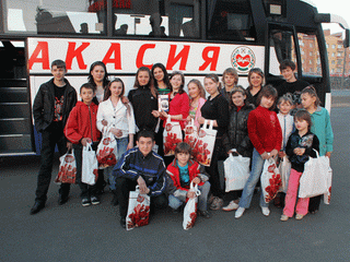 "Саяны-Хакасия" пообщались с болельщиками из "Малышка" (фото)
