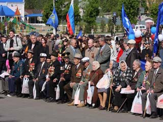 В Саяногорске начали чествовать ветеранов ВОВ