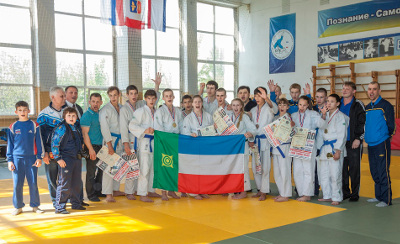 Сборная Хакасии по дзюдо победила в общекомандном зачете на соревнованиях в Крыму